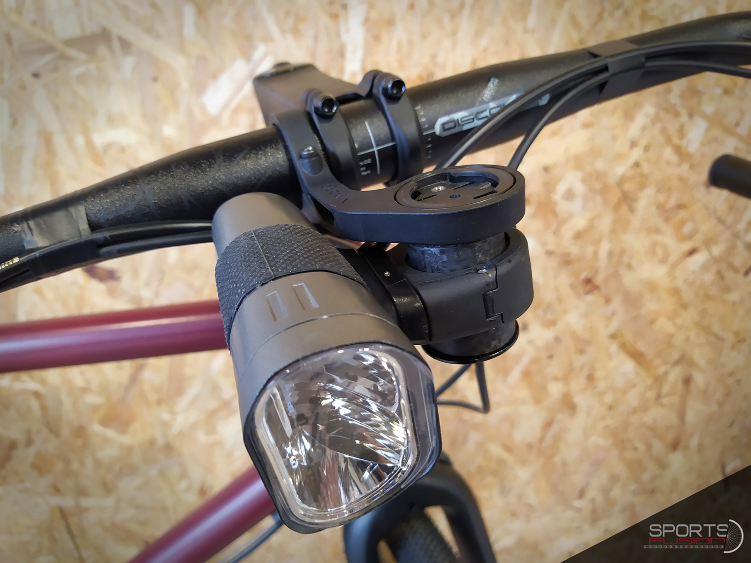 ASTUCE BRICOLAGE - FIXER SA LUMIERE SOUS SON SUPPORT GPS GARMIN